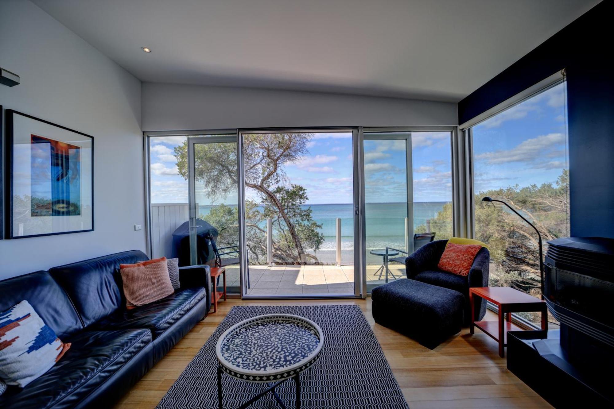 Battery Cove Beach Front Apartment ポート・フェアリー エクステリア 写真