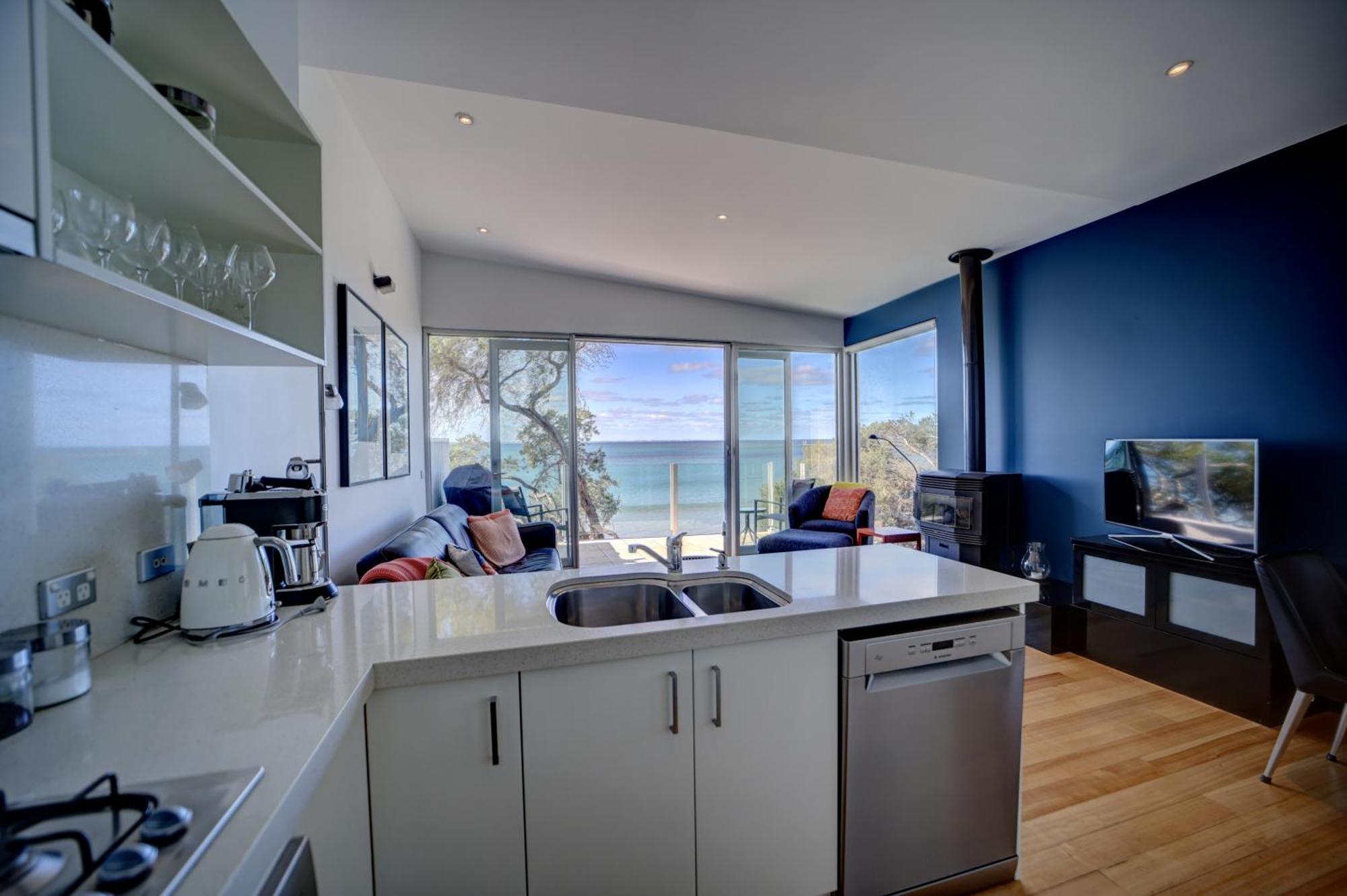Battery Cove Beach Front Apartment ポート・フェアリー エクステリア 写真